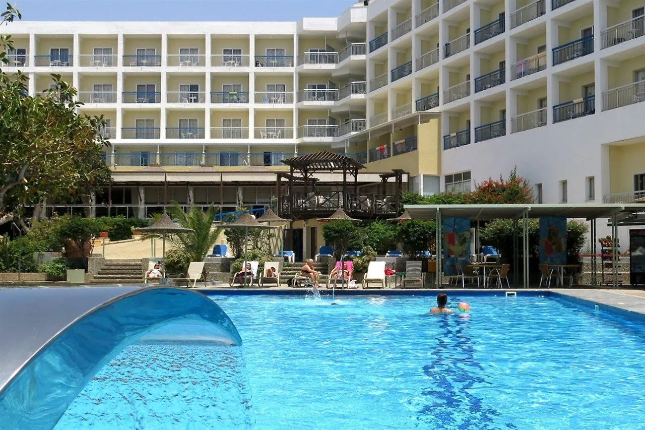 Marina Hotel Ayía Nápa 3*,